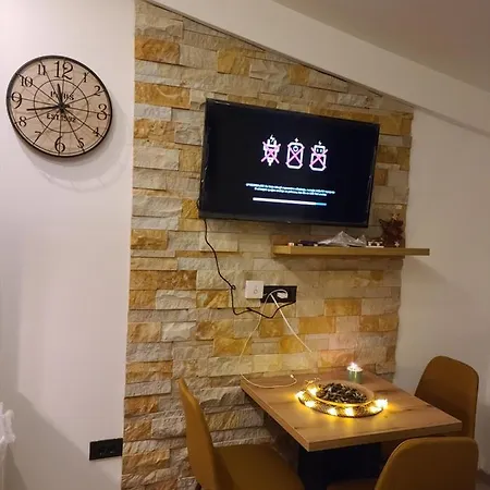 Milmari & N Lux 90 *