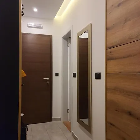 Milmari & N Lux 90 *