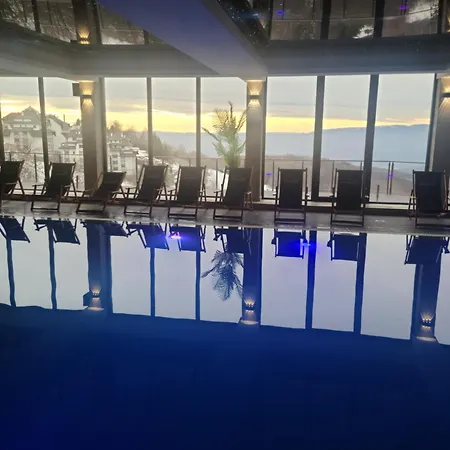 Milmari & N Lux 90 *