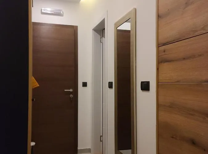 Milmari & N Lux 90 *