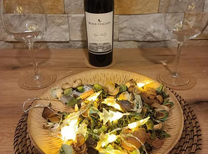 Milmari & N Lux 90 *