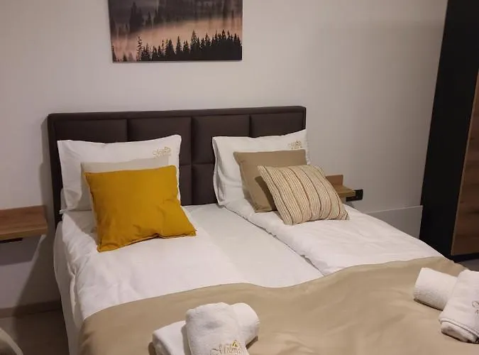 Milmari & N Lux 90 *