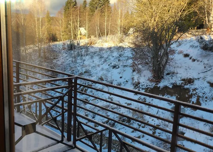 Milmari & N Lux 90 *