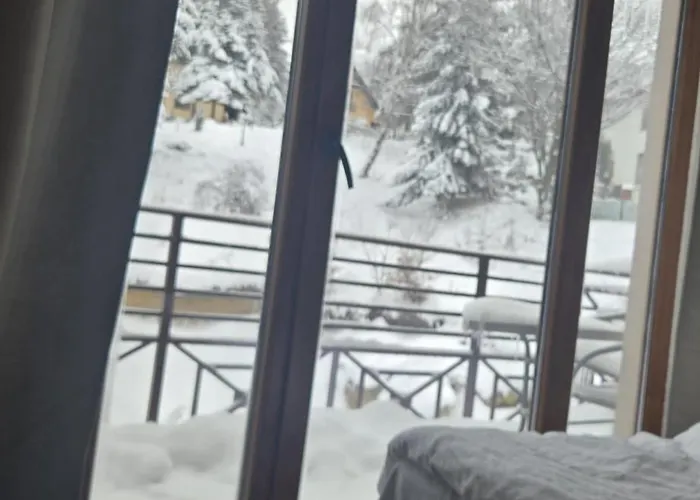 Milmari & N Lux 90 *